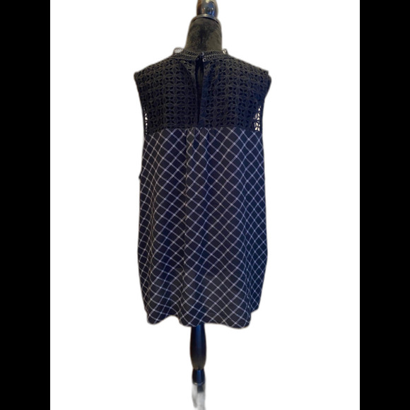 Maurice’s Blouse Plus size 3X Top Black Sleeveless Lace Neckline Vacation Cruise - Picture 2 of 11